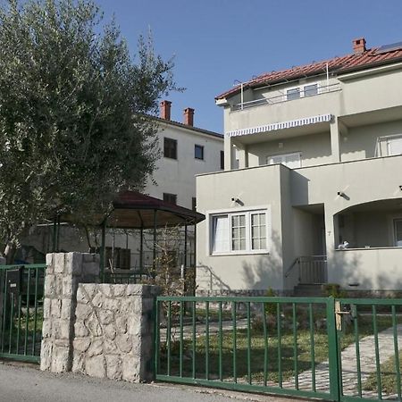 Apartments Bestak Krk Town Exterior photo