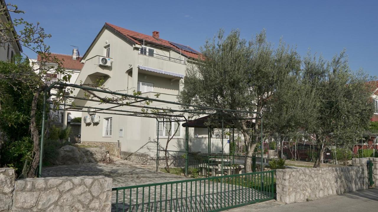 Apartments Bestak Krk Town Exterior photo